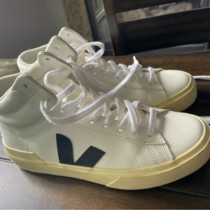 Veja high tops size 7